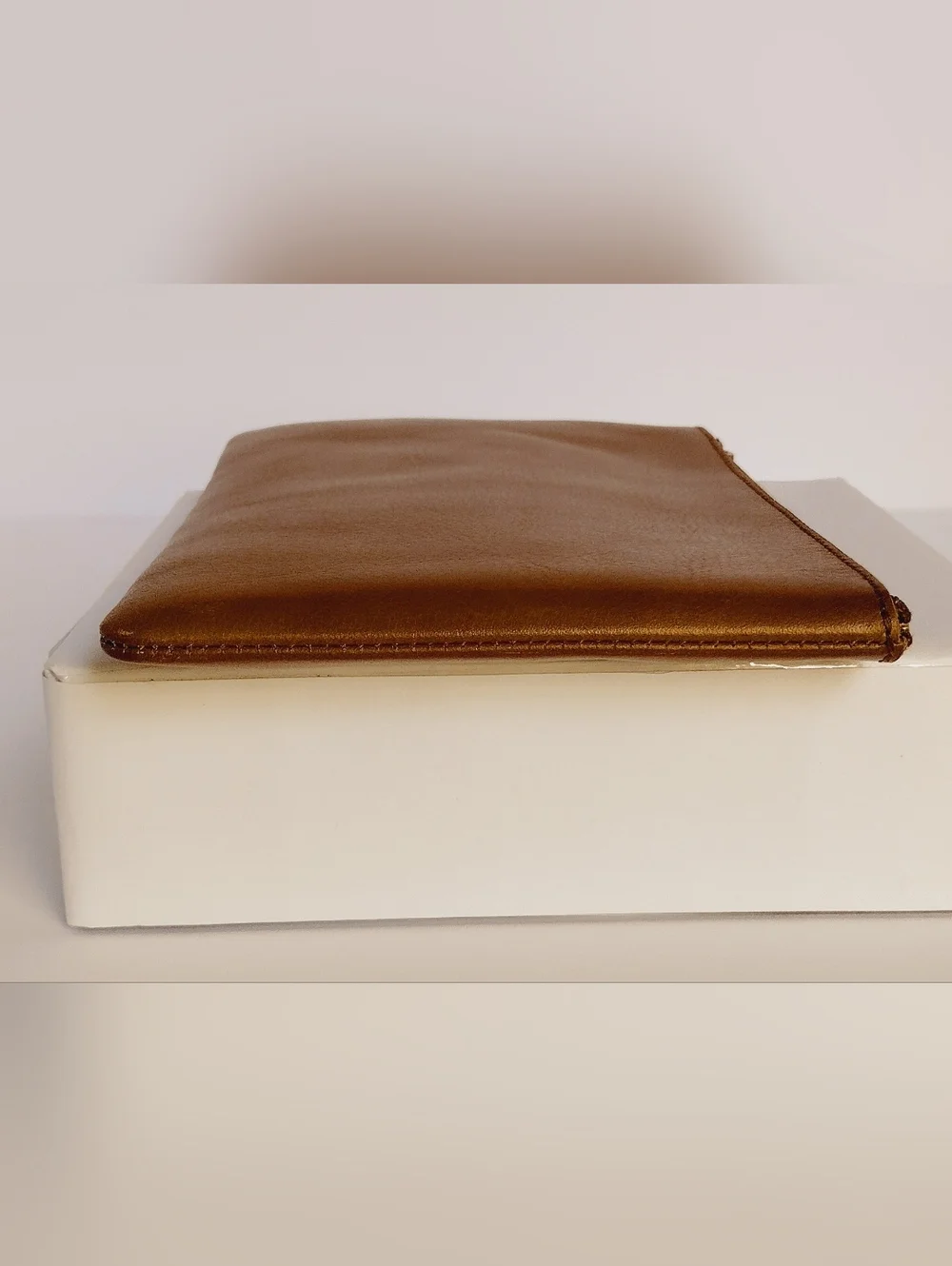 Madewell The Leather Pouch Clutch- English Saddle - Picture 4 of 9